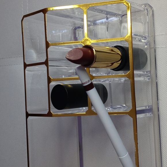 Cosmetics - Picture 2 of 2